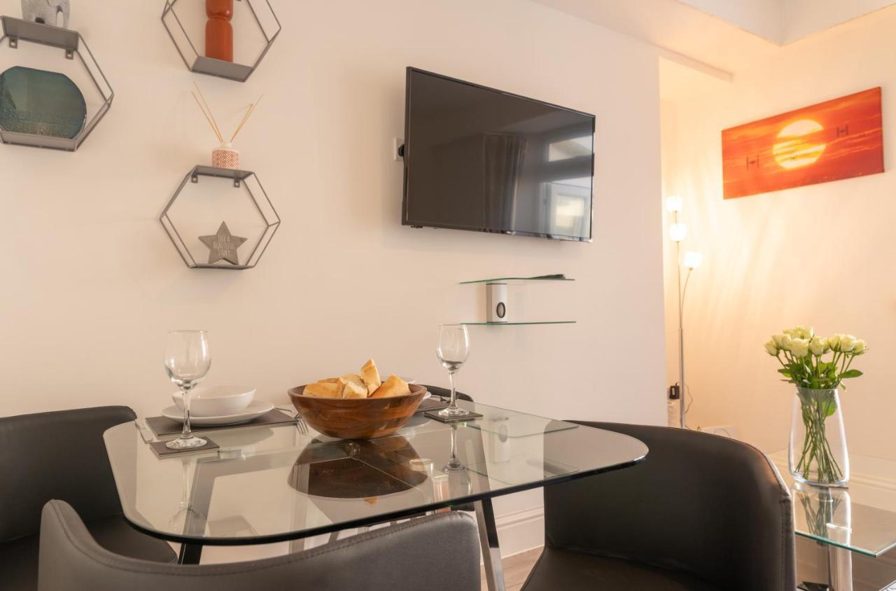 Highfield House - 1 Bed-Sleeps 2-Tjs20Hh Appartement Ilfracombe Buitenkant foto